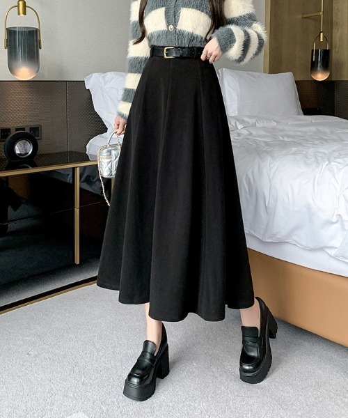 AMAJI(アマジ)の「フレア ウールロングスカート(スカート・レディース・ブラウン/ブラック・SMALL/MEDIUM/LARGE/X-LARGE)」の2枚目の写真