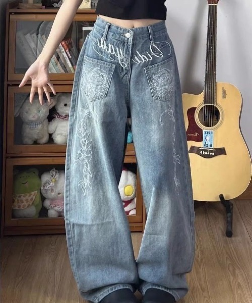 HAILY(ヘイリー)の「フラワー刺繍ルーズワイドデニムパンツ(デニムパンツ・レディース・ブルー・L/M/S)」の7枚目の写真