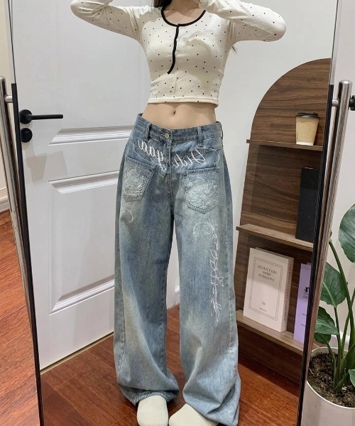 HAILY(ヘイリー)の「フラワー刺繍ルーズワイドデニムパンツ(デニムパンツ・レディース・ブルー・L/M/S)」の11枚目の写真
