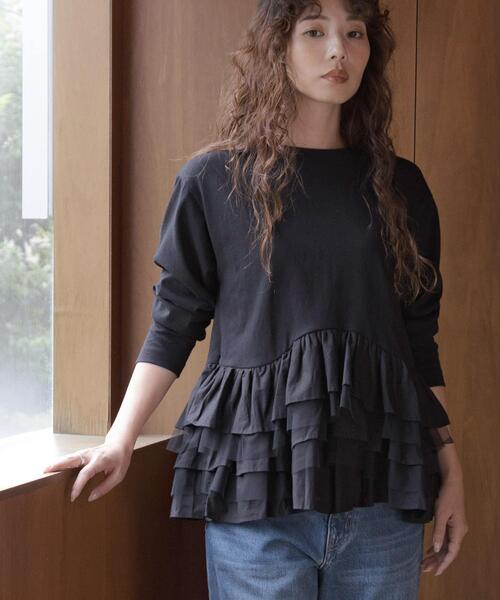 URBAN RESEARCH Sonny Label(アーバンリサーチサニーレーベル)の「『WEB限定』ペプラムチュールフリルカットソー(Tシャツ/カットソー・レディース・オフホワイト/チャコールグレー/ブラック・FREE)」の1枚目の写真