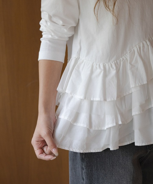 URBAN RESEARCH Sonny Label(アーバンリサーチサニーレーベル)の「『WEB限定』ペプラムチュールフリルカットソー(Tシャツ/カットソー・レディース・オフホワイト/チャコールグレー/ブラック・FREE)」の4枚目の写真