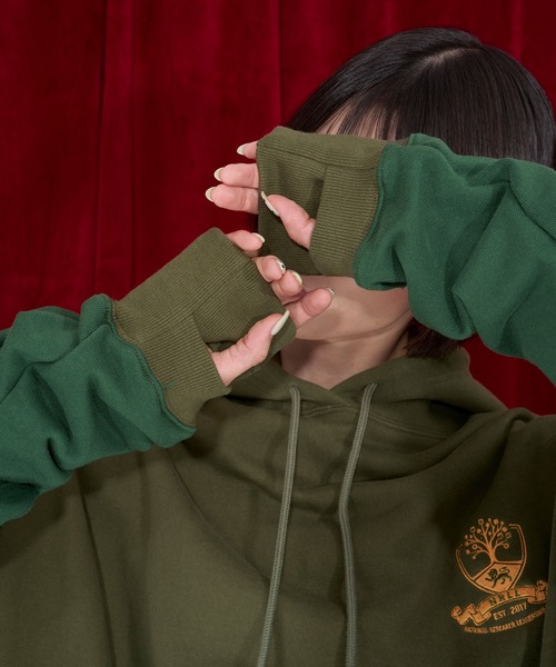 Nora Lily(ノラリリー)の「【Nora Lily】College Logo Bi Pullover Hoodie(パーカー・レディース・ダークグレー/カーキ/ブルー・FREE)」の15枚目の写真