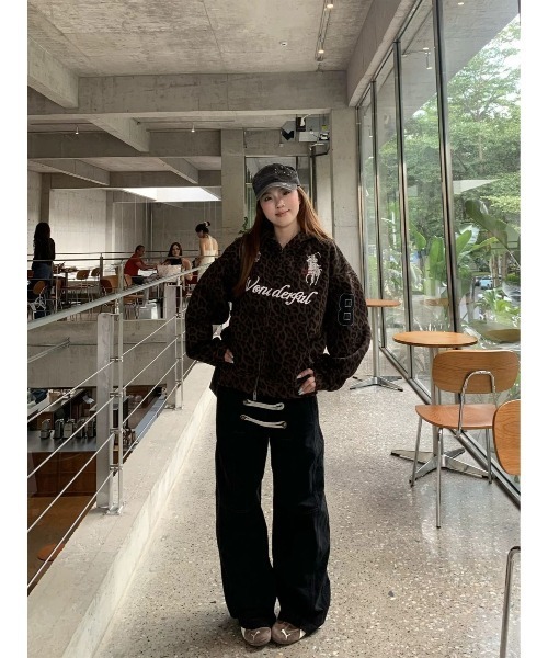 Lis ardent(リスアルダン)の「2026AW ナポレオンデザイン ワイドデニムパンツ/ユニセックス(デニムパンツ・レディース・ブラック/ベージュ・S/M/L)」の13枚目の写真