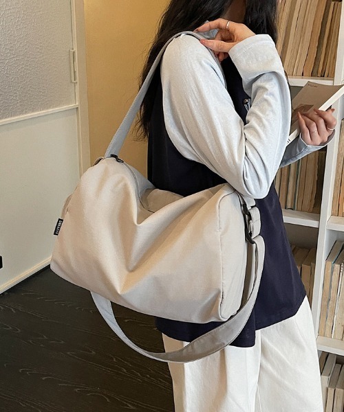 Alum'(アルム)の「【キャリーオン対応】サイドポケットトラベルボストンバッグ / 2way 大容量(ボストンバッグ・レディース・ブラック/グレー/ホワイト/ブルー/パープル・FREE)」の19枚目の写真