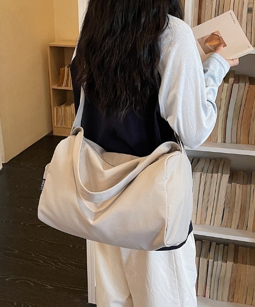 Alum'(アルム)の「【キャリーオン対応】サイドポケットトラベルボストンバッグ / 2way 大容量(ボストンバッグ・レディース・ブラック/グレー/ホワイト/ブルー/パープル・FREE)」の22枚目の写真