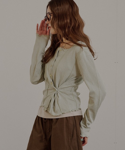MUHET(ミュエータ)の「outseam side button cardigan / サイドボタンカーディガン(カーディガン/ボレロ・レディース・ネイビー/ミント/グレー・FREE)」の5枚目の写真