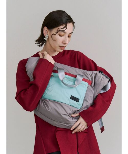 UN3D.(アンスリード)の「HUGE CROSSBODY BAG / ヒュージクロスボディバッグ(ボディバッグ/ウエストポーチ・レディース・ブラック/その他1・FREE)」の7枚目の写真