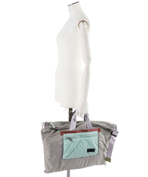 UN3D.(アンスリード)の「HUGE CROSSBODY BAG / ヒュージクロスボディバッグ(ボディバッグ/ウエストポーチ・レディース・ブラック/その他1・FREE)」の16枚目の写真