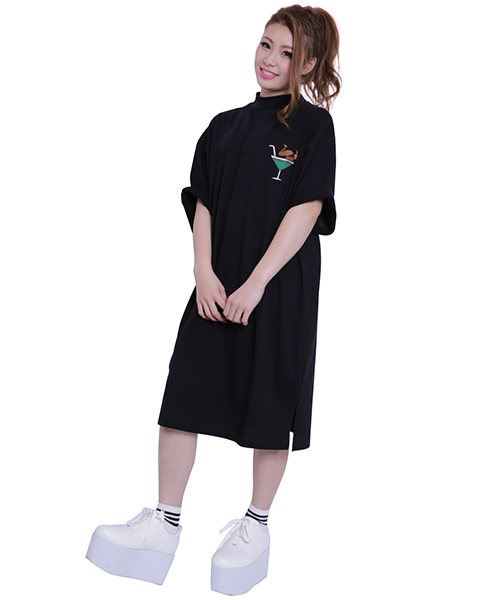 PUNYUS（プニュズ）の「FUGUハイネックTワンピ（ワンピース・レディース・ライトピンク/ブラック/ホワイト/ブルー・3/4）」の3枚目の写真