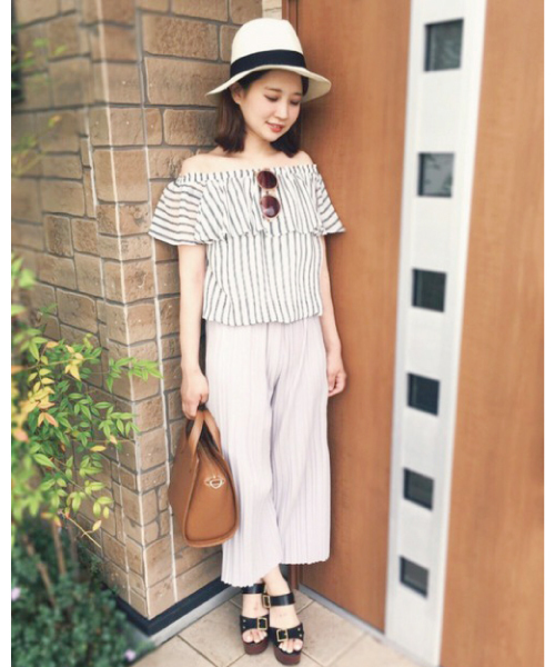 mysty woman(ミスティウーマン)の「シフォンストライプ柄オフショルバルーンブラウス(シャツ/ブラウス・レディース・ブラック系その他/グレー系その他/ブラウン系その他・FREE)」の2枚目の写真