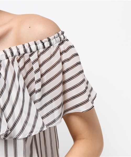 mysty woman(ミスティウーマン)の「シフォンストライプ柄オフショルバルーンブラウス(シャツ/ブラウス・レディース・ブラック系その他/グレー系その他/ブラウン系その他・FREE)」の8枚目の写真