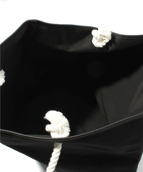 R.NEWBOLD（アールニューボールド）の「COTTON TOTE BAG/805481（トートバッグ・メンズ・ブラック/ベージュ・FREE）」の8枚目の写真