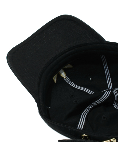 adidas Originals(アディダスオリジナルス)の「男女兼用 ADICOLOR CAP アディカラー キャップ サイズ調整可能(キャップ・メンズ・ブラック/レッド・ONE SIZE)」の7枚目の写真