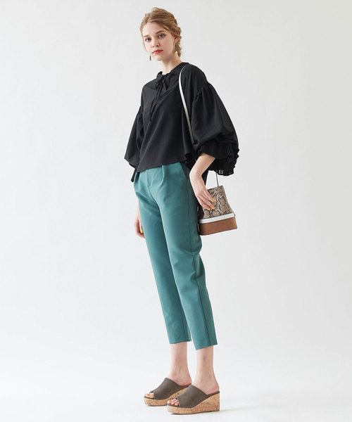 titivate（ティティベイト）の「ハイウエストタックテーパードパンツ（その他パンツ・レディース・ライトベージュ/グリーン/ライトピンク/ブラック/ネイビー/ライトグレー・M/L/S）」の5枚目の写真