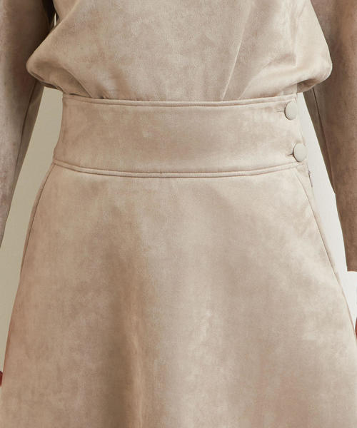 green label relaxing（グリーンレーベルリラクシング）の「KFC スエードライク スカート ◆（スカート・レディース・ベージュ/ネイビー/ブラウン・38/36）」の8枚目の写真