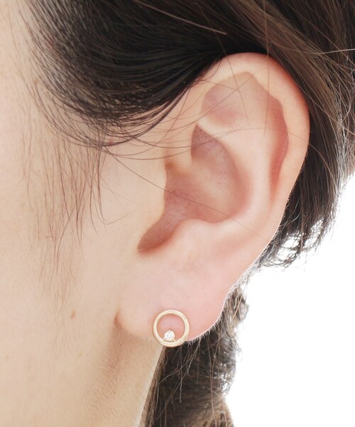 COCOSHNIK(ココシュニック)の「ダイヤモンド サークルスタッズピアス(中)(ピアス(両耳用)・レディース・アイボリー系・00)」の5枚目の写真