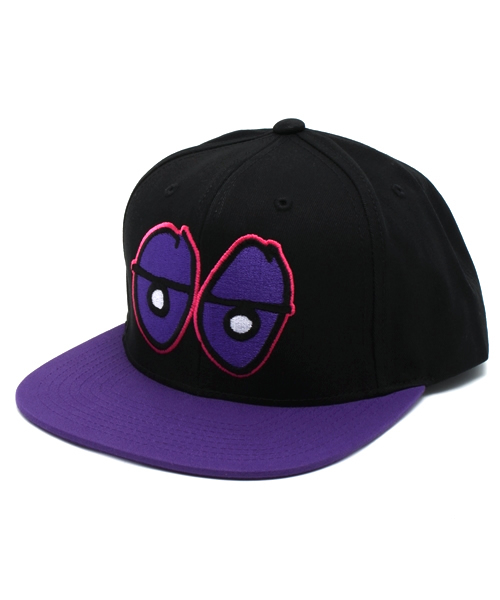 BEAMS(ビームス)の「KROOKED / EYES SNAP BACK(キャップ・メンズ・ブラック/パープル・ONE SIZE)」の2枚目の写真