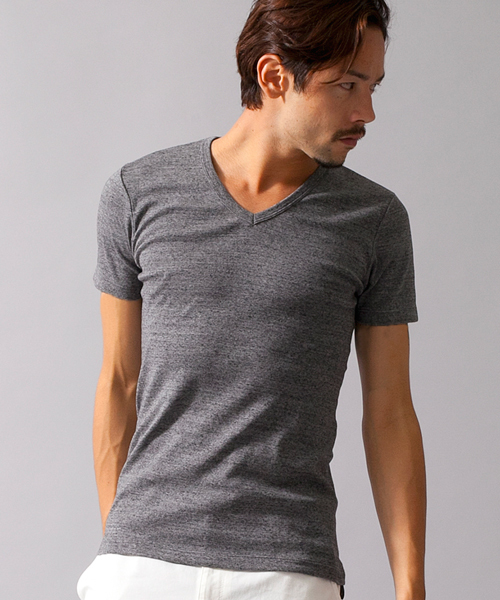 BEAUTY&YOUTH UNITED ARROWS（ビューティーアンドユースユナイテッドアローズ）の「BY フライス Vネック ショートスリーブ カットソー ◆（Tシャツ/カットソー・メンズ・グレー/ダークグレー/ホワイト/ライラック/ライトブルー/ネイビー/ケリー/レッド/ワインレッド/ブラック・SMALL/LARGE/MEDIUM/X-LARGE）」の4枚目の写真