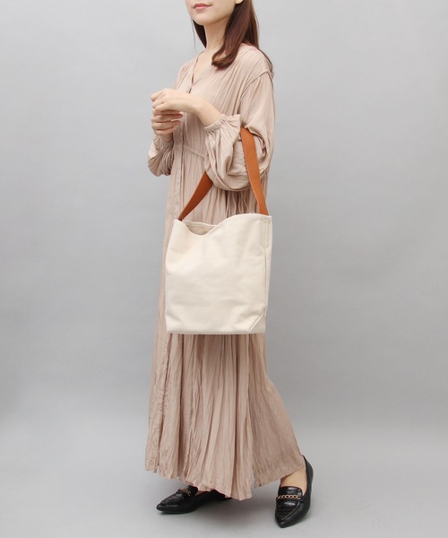 A.M.S.（エーエムエス）の「【A.M.S./エーエムエス】 キャンバス 肩掛け トートバッグ（ショルダーバッグ・レディース・ブラック/ナチュラル・FREE）」の18枚目の写真