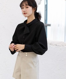 ボウタイ襟バルーン袖ブラウス