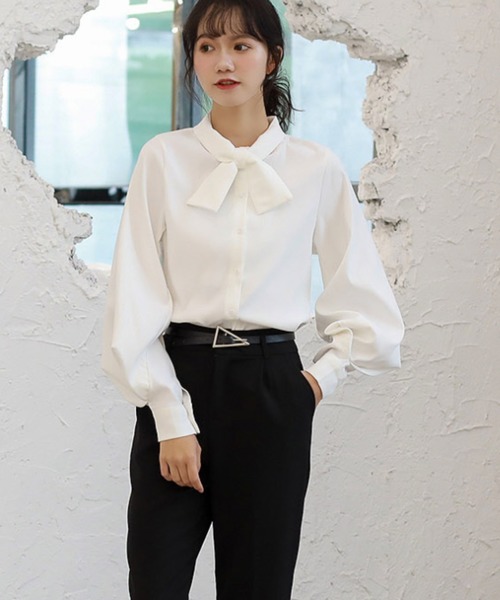 MANGROVE(マングローブ)の「ボウタイ襟バルーン袖ブラウス(シャツ/ブラウス・レディース・ブルー/ブラック/ホワイト/ベージュ・MEDIUM/LARGE)」の5枚目の写真