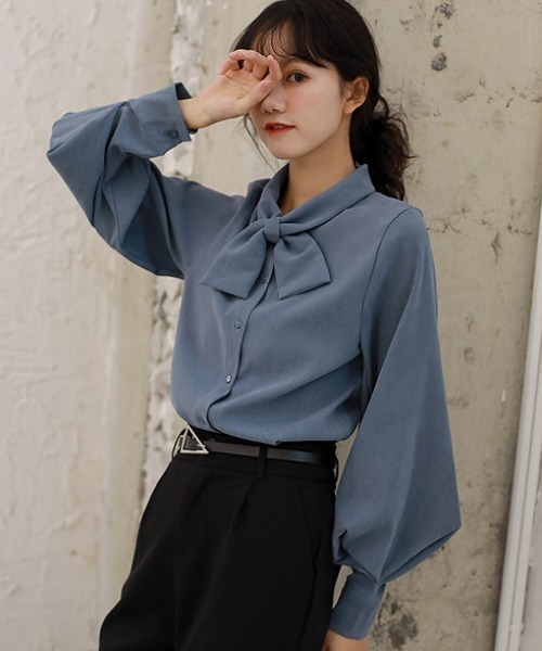 MANGROVE(マングローブ)の「ボウタイ襟バルーン袖ブラウス(シャツ/ブラウス・レディース・ブルー/ブラック/ホワイト/ベージュ・MEDIUM/LARGE)」の20枚目の写真
