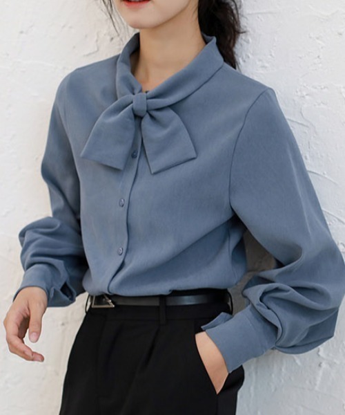 MANGROVE(マングローブ)の「ボウタイ襟バルーン袖ブラウス(シャツ/ブラウス・レディース・ブルー/ブラック/ホワイト/ベージュ・MEDIUM/LARGE)」の13枚目の写真