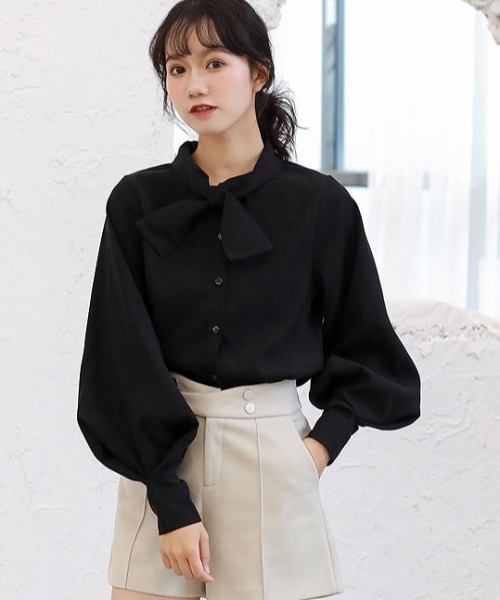 MANGROVE(マングローブ)の「ボウタイ襟バルーン袖ブラウス(シャツ/ブラウス・レディース・ブルー/ブラック/ホワイト/ベージュ・MEDIUM/LARGE)」の22枚目の写真