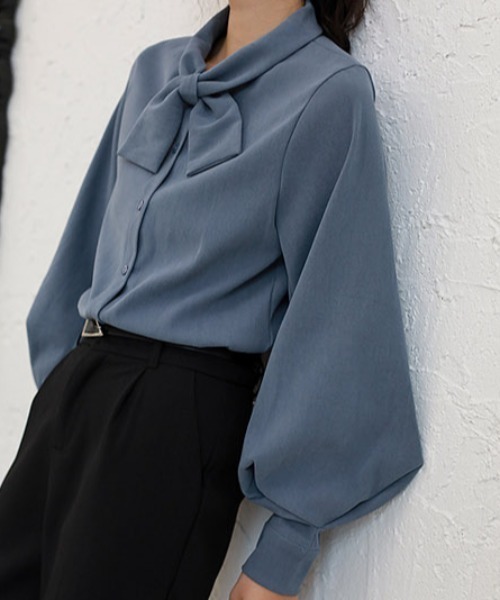 MANGROVE(マングローブ)の「ボウタイ襟バルーン袖ブラウス(シャツ/ブラウス・レディース・ブルー/ブラック/ホワイト/ベージュ・MEDIUM/LARGE)」の17枚目の写真