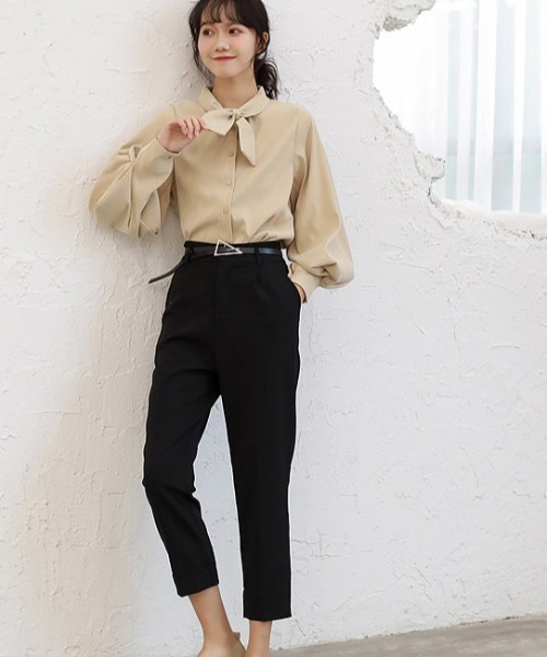 MANGROVE(マングローブ)の「ボウタイ襟バルーン袖ブラウス(シャツ/ブラウス・レディース・ブルー/ブラック/ホワイト/ベージュ・MEDIUM/LARGE)」の18枚目の写真