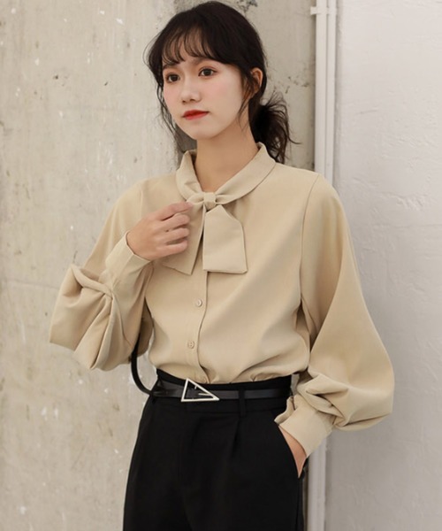 MANGROVE(マングローブ)の「ボウタイ襟バルーン袖ブラウス(シャツ/ブラウス・レディース・ブルー/ブラック/ホワイト/ベージュ・MEDIUM/LARGE)」の10枚目の写真