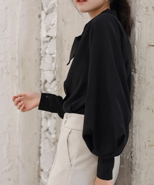 MANGROVE(マングローブ)の「ボウタイ襟バルーン袖ブラウス(シャツ/ブラウス・レディース・ブルー/ブラック/ホワイト/ベージュ・MEDIUM/LARGE)」の15枚目の写真