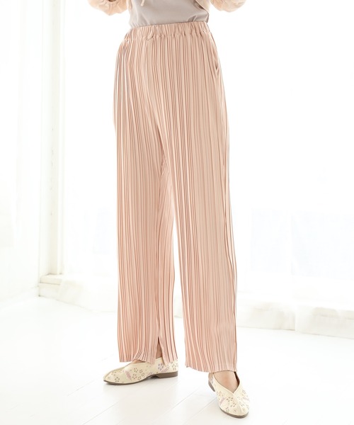 one after another NICE CLAUP（ワンアフターアナザーナイスクラップ）の「細プリーツパンツ（その他パンツ・レディース・ベージュ/アイボリー/コーラル・FREE）」の3枚目の写真