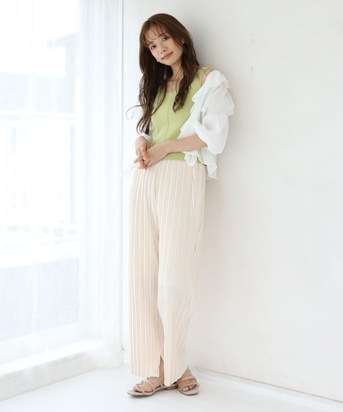 one after another NICE CLAUP（ワンアフターアナザーナイスクラップ）の「細プリーツパンツ（その他パンツ・レディース・ベージュ/アイボリー/コーラル・FREE）」の4枚目の写真