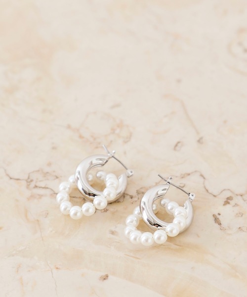 Chico（チコ）の「パールフープ2WAYピアス（ピアス（両耳用）・レディース・シルバー/ゴールド・FREE）」の4枚目の写真