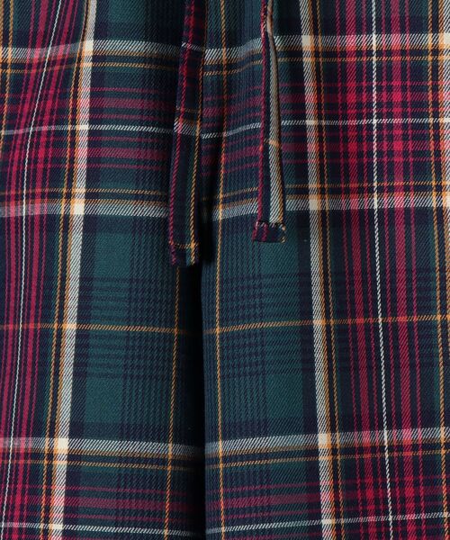 SHIPS any（シップス エニィ）の「SHIPS any: タック チェック イージー ベイカーパンツ◇（その他パンツ・レディース・ベージュ/グリーン・36/38）」の10枚目の写真