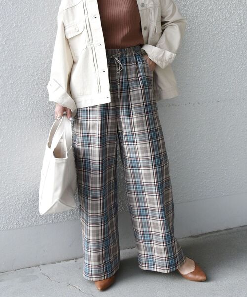 SHIPS any（シップス エニィ）の「SHIPS any: タック チェック イージー ベイカーパンツ◇（その他パンツ・レディース・ベージュ/グリーン・36/38）」の11枚目の写真