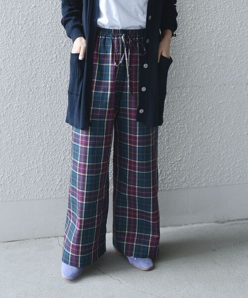 SHIPS any（シップス エニィ）の「SHIPS any: タック チェック イージー ベイカーパンツ◇（その他パンツ・レディース・ベージュ/グリーン・36/38）」の21枚目の写真