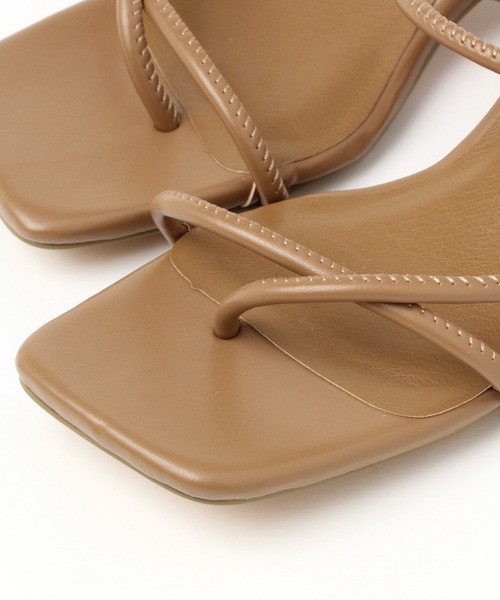 A part by（アパートバイ）の「ラインストラップサンダル 938710（サンダル・レディース・アイボリー/ブラック/ブラウン系その他2・MEDIUM/LARGE）」の4枚目の写真