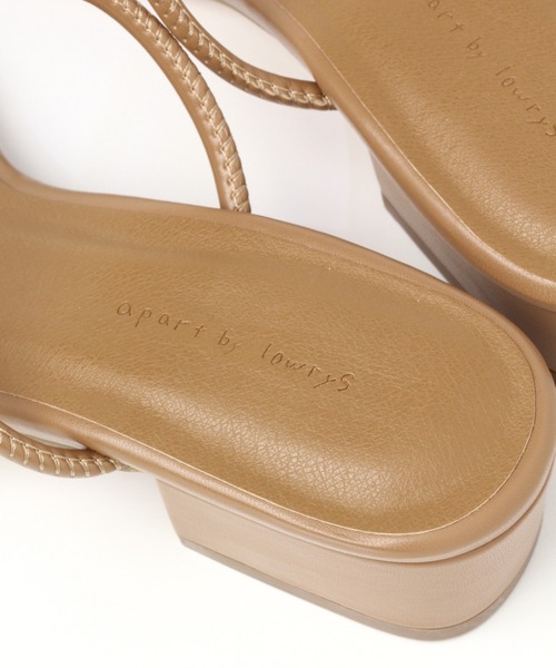 A part by（アパートバイ）の「ラインストラップサンダル 938710（サンダル・レディース・アイボリー/ブラック/ブラウン系その他2・MEDIUM/LARGE）」の5枚目の写真