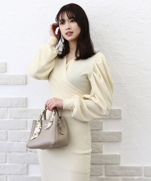 Roomy's（ルーミーズ）の「カシュクールパフスリーブタイトワンピース（ワンピース・レディース・ベージュ/ブラック/モカ・FREE）」の10枚目の写真