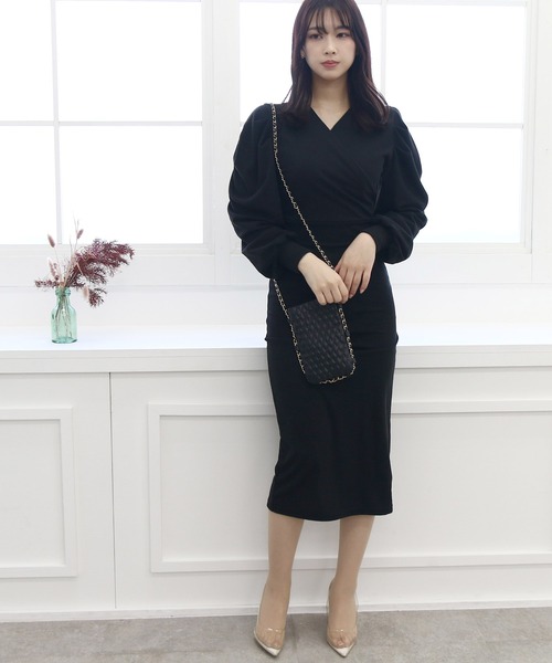 Roomy's（ルーミーズ）の「カシュクールパフスリーブタイトワンピース（ワンピース・レディース・ベージュ/ブラック/モカ・FREE）」の13枚目の写真