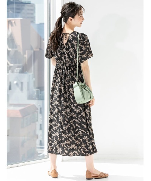 fifth(フィフス)の「バックシャンカシュクールシックフラワーワンピース(ワンピース・レディース・ブラック/ブルー・MEDIUM)」の2枚目の写真