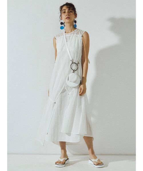 UN3D.（アンスリード）の「デコルテデザインキャミワンピース