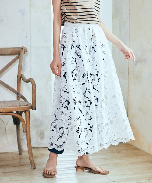 Andemiu(アンデミュウ)の「スカラレースフレアスカート948823(スカート・レディース・ホワイト/ブラック・FREE)」の2枚目の写真