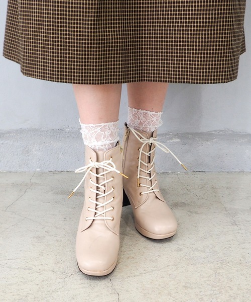 byあしながおじさん（バイアシナガオジサン）の「厚底レースアップブーツ　-8700153（ブーツ・レディース・ベージュ/アイボリー/ブラック/ブラウン/グレイッシュベージュ/ダークブラウン・23.0cm/22.5cm/23.5cm/24.0cm/24.5cm）」の19枚目の写真