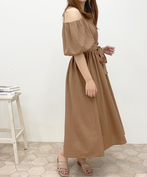 apres jour（アプレジュール）の「肩あきワンピース【ZOZOTOWN限定アイテム】【6PO】（ワンピース・レディース・モカ/ライトベージュ/アイボリー・X-LARGE/フリー）」の2枚目の写真