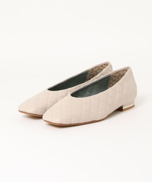 HIMIKO（ヒミコ）の「【Made in Japan】【HIMIKO】スクエアトゥキルティングパンプス/611309（パンプス・レディース・ブラック/ブラウン/アイボリー・23.5cm/24.5cm/23.0cm/24.0cm/22.5cm/25.0cm）」の4枚目の写真