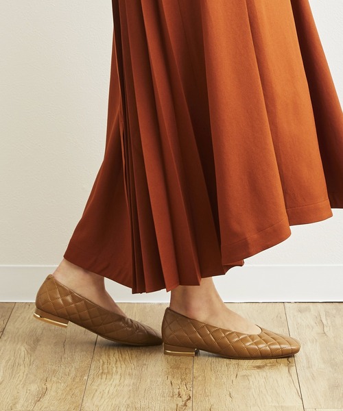 HIMIKO（ヒミコ）の「【Made in Japan】【HIMIKO】スクエアトゥキルティングパンプス/611309（パンプス・レディース・ブラック/ブラウン/アイボリー・23.5cm/24.5cm/23.0cm/24.0cm/22.5cm/25.0cm）」の8枚目の写真