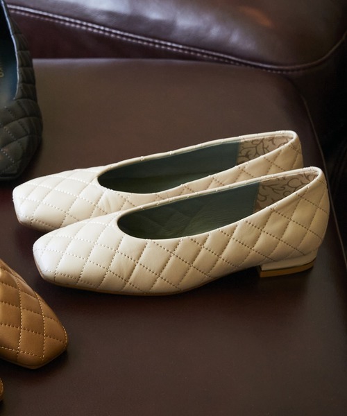 HIMIKO（ヒミコ）の「【Made in Japan】【HIMIKO】スクエアトゥキルティングパンプス/611309（パンプス・レディース・ブラック/ブラウン/アイボリー・23.5cm/24.5cm/23.0cm/24.0cm/22.5cm/25.0cm）」の9枚目の写真